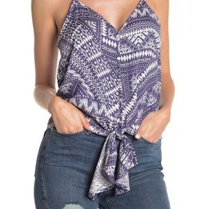 Love stitch blue and white print top